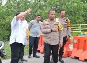 Runtuhnya Jembatan Sungai Perumbi Kapolres Kepulauan Meranti Langsung Turun Tinjau Lokasi