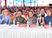 Masyarakat Batak HKBP Sukajadi Dukung Abdul Wahid dengan Simbol Ulos