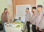 Wujud Perhatian, Kapolres Meranti Jenguk Personil yang Sakit Di RSUD Selatpanjang