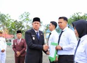 Bupati Asmar Serahkan 177 SK CPNS di Lingkungan Pemkab Meranti