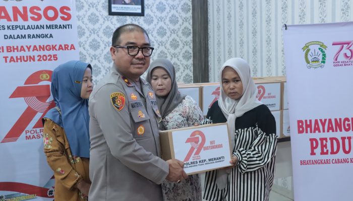 Sambut Hari Bhayangkara Ke 79, Polres Meranti Bagikan Baksos Pada Kaum Duafa