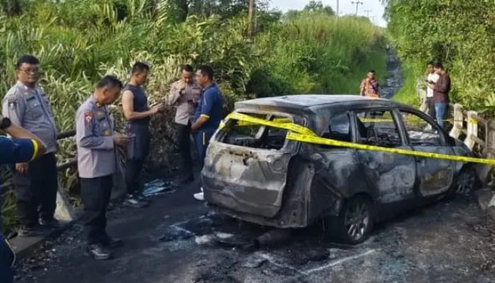 Ledakan Mobil Gegerkan Warga Parit 22 Inhil, Dua Penumpang Luka Bakar Serius