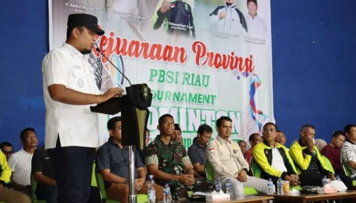 Bupati Inhu Tutup Kejurprov Bulutangkis Riau 2025, Janji Tingkatkan Fasilitas Olahraga